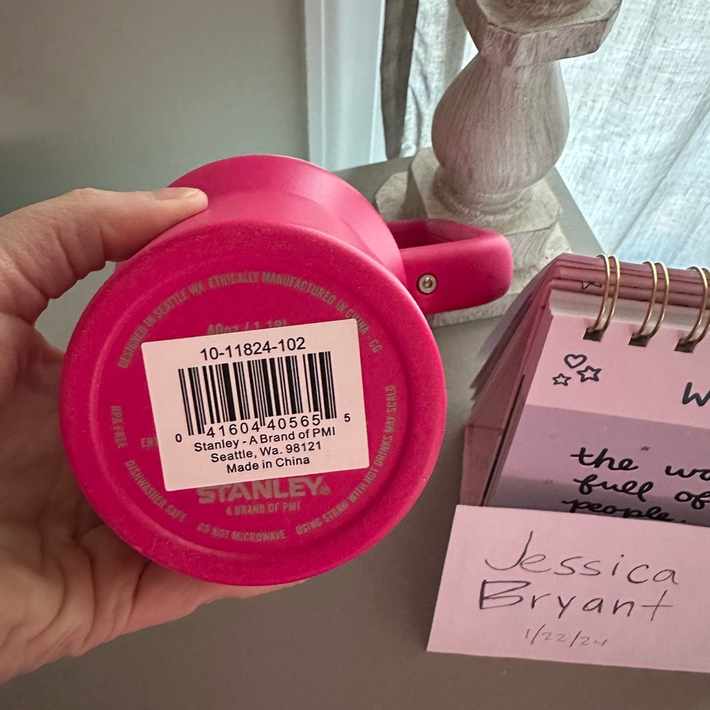 Stanley Pink Valentine Heart 40 oz Quencher H2.0 Tumbler Brand New